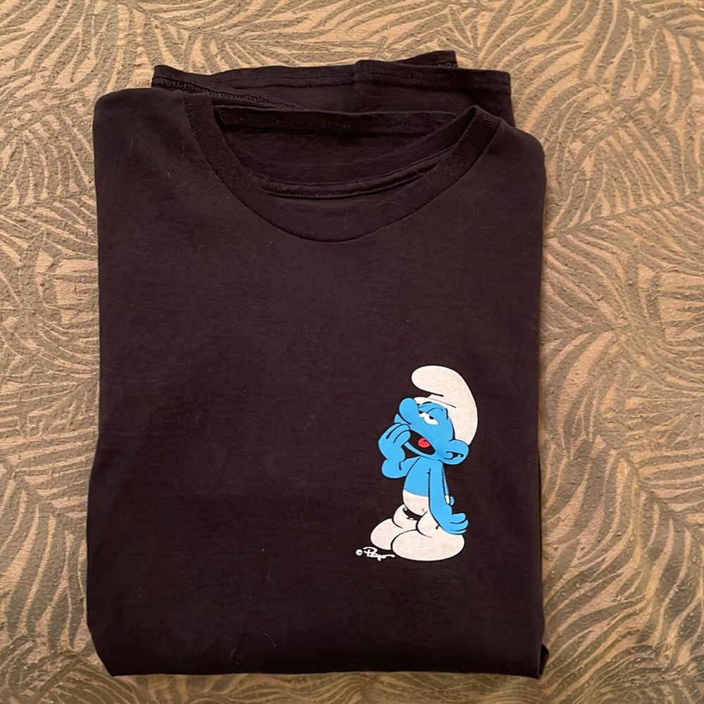 Smurf Chillin size L men’s shirt